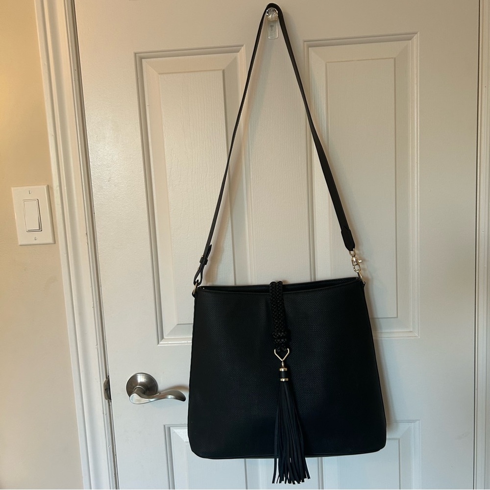 Stella & Dot Hayes Tassel Hobo Purse GUC - Picture 3 of 13